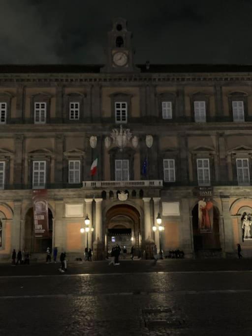 Appartamento Casa Via Toledo. Centralissima E Vicina Al Porto Napoli Esterno foto